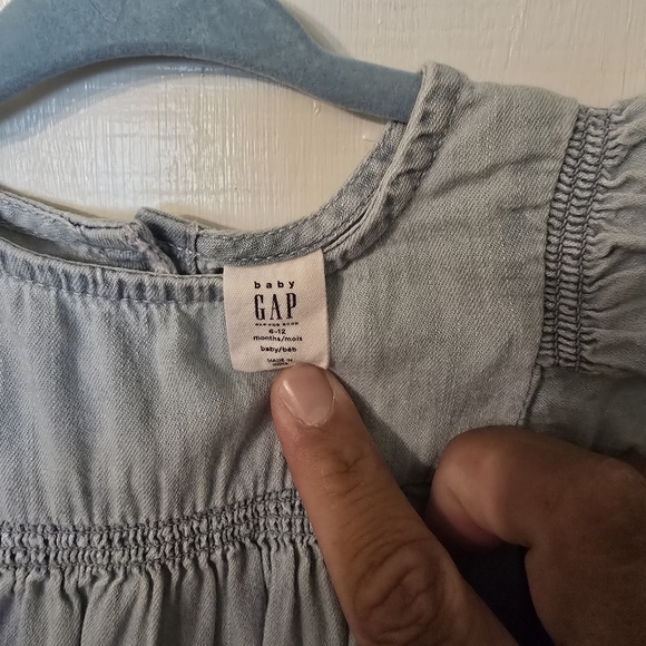 Baby Gap Chambray Top Size 6-12M - Picture 3 of 3